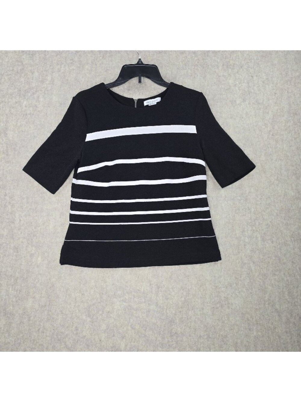 Liz Claiborne Womens Striped Black/White Top Medium Polyester/Spandex
